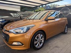 Orange Gebraucht 2016 Hyundai i20 YES! Limousine | 7.900 € (Fairer Preis)