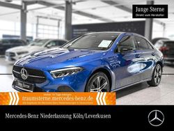 Blau Gebraucht 2024 Mercedes A250 Night Limousine | 33.490 € (Etwas zu teuer)