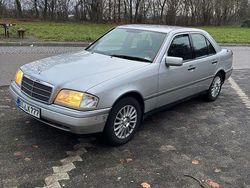 Silber Gebraucht 1994 Mercedes C180 Elegance Limousine | 1.600 €