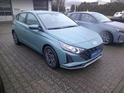 Grün Neu 2025 Hyundai i20 Limousine | 18.990 € (Fairer Preis)
