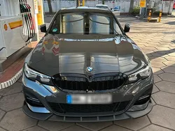 Grau Gebraucht 2020 BMW 330e M Sport Limousine | 29.000 €