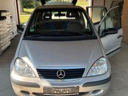 Grau Gebraucht 2002 Mercedes A140 Classic Van / Kleinbus | 2.100 € (Etwas zu teuer)
