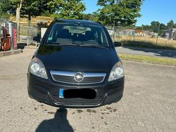 Schwarz Gebraucht 2007 Opel Zafira Van / Kleinbus | 2.600 € (Fairer Preis)
