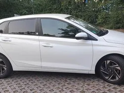 Weiß Gebraucht 2021 Hyundai i20 Edition 30 Limousine | 11.500 € (Fairer Preis)