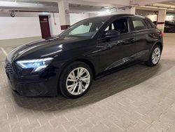 Brillantschwarz Gebraucht 2021 Audi A3 Sportback Kleinwagen | 19.980 € (Etwas zu teuer)