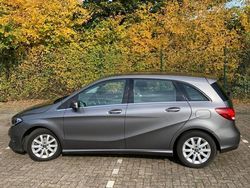 Beige Gebraucht 2018 Mercedes B180 Van / Kleinbus | 17.300 € (Guter Preis)