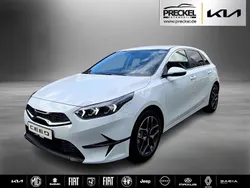 Weiß Neu 2025 Kia Ceed Style Limousine | 22.650 € (Guter Preis)