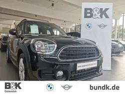 Schwarz metallic midnight black metallic Gebraucht 2019 Mini One Countryman SUV | 19.950 € (Fairer Preis)