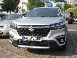 Silky silver metallic Gebraucht 2024 Suzuki SX4 S-Cross Comfort SUV | 27.990 € (Fairer Preis)