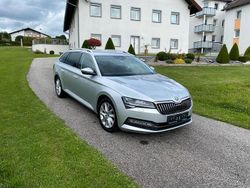 Silber Gebraucht 2019 Skoda Superb Family Van | 18.990 €