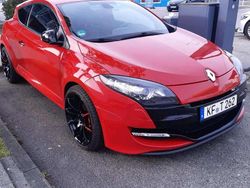 Rot Gebraucht 2012 Renault Mégane Coupé Trophy Coupé | 14.125 €