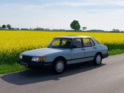 Silber Gebraucht 1991 Saab 900 Kleinwagen | 3.300 €