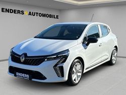 Weiss Gebraucht 2024 Renault Clio V Evolution Limousine | 20.980 € (Teuer)