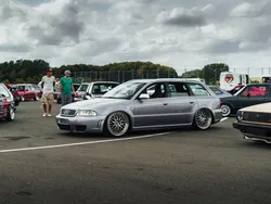 Silber Gebraucht 2001 Audi RS4 Kombi | 55.000 €