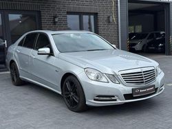 Silber Gebraucht 2009 Mercedes E200 Elegance Limousine | 10.990 € (Guter Preis)