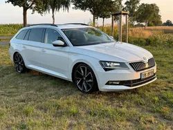 Weiß Gebraucht 2016 Skoda Superb Ambition Kombi | 16.999 € (Etwas zu teuer)