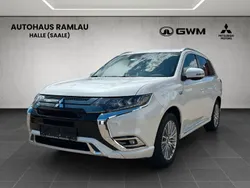 Weiß Gebraucht 2021 Mitsubishi Outlander P-HEV Plus SUV | 22.400 € (Fairer Preis)