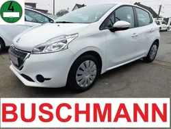 Weiß Gebraucht 2013 Peugeot 208 Kleinwagen | 6.499 € (Etwas zu teuer)