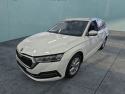 Weiß Gebraucht 2023 Skoda Octavia Style Kombi | 24.250 € (Fairer Preis)
