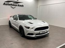 Weiß Gebraucht 2015 Ford Mustang GT Coupé | 29.900 € (Fairer Preis)