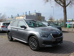 Grau Gebraucht 2023 Skoda Kamiq Style SUV | 25.526 € (Fairer Preis)