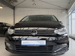 Deep black perleffekt Gebraucht 2022 VW Touran Comfortline Van / Kleinbus | 28.870 € (Fairer Preis)