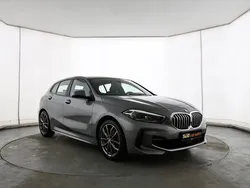 Grau Gebraucht 2023 BMW 120 M Sport Kleinwagen | 27.000 € (Fairer Preis)