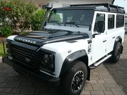 Weiß Gebraucht 2016 Land Rover Defender Adventure SUV | 77.250 € (Teuer)