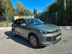 Grün Gebraucht 2024 VW Tiguan Elegance SUV | 42.900 € (Teuer)