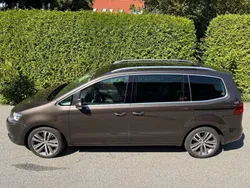 Braun Gebraucht 2015 VW Sharan Highline Van / Kleinbus | 22.999 € (Etwas zu teuer)