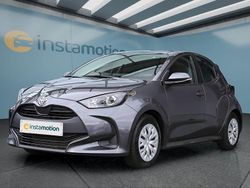 Grau Gebraucht 2023 Toyota Yaris Hybrid Kleinwagen | 19.199 € (Fairer Preis)