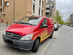 Rot Gebraucht 2013 Mercedes Vito Van / Kleinbus | 11.990 €