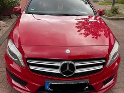 Rot Gebraucht 2014 Mercedes A180 AMG line Kleinwagen | 11.200 € (Fairer Preis)