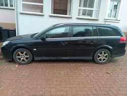 Schwarz Gebraucht 2006 Opel Vectra Kombi | 600 € (Etwas zu teuer)