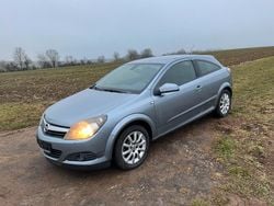 Silber Gebraucht 2005 Opel Astra GTC Limousine | 2.000 € (Teuer)