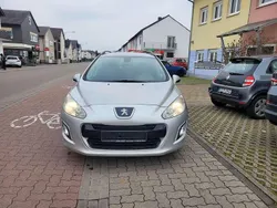 Silber Gebraucht 2011 Peugeot 308 Active Kombi | 2.490 € (Fairer Preis)