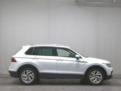 Weiss Gebraucht 2022 VW Tiguan Elegance SUV | 23.980 € (Superpreis)