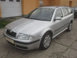 Silber Gebraucht 2004 Skoda Octavia Selection Kombi | 3.500 € (Fairer Preis)