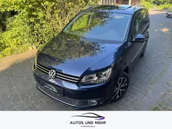 Blau Gebraucht 2015 VW Touran Highline Van / Kleinbus | 10.999 € (Guter Preis)