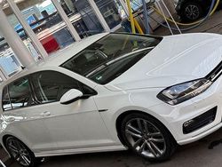 Weiß Gebraucht 2015 VW Golf VII LOUNGE Kleinwagen | 14.300 € (Fairer Preis)