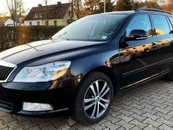 Schwarzmagic perleffekt Gebraucht 2012 Skoda Octavia Family Kombi | 9.990 € (Etwas zu teuer)