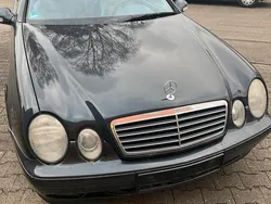 Schwarz Gebraucht 2000 Mercedes CLK320 Coupé | 2.500 € (Fairer Preis)