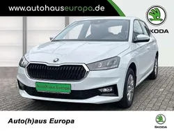 Moonweiss metallic Neu 2025 Skoda Fabia Selection Limousine | 23.990 € (Teuer)