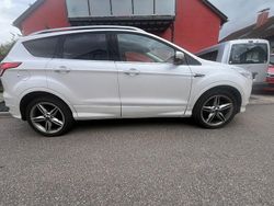 Weiß Gebraucht 2016 Ford Kuga Individual SUV | 16.999 € (Fairer Preis)