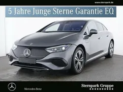 Grau Gebraucht 2024 Mercedes 300 Limousine | 47.390 € (Guter Preis)