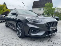Magnetic grau Gebraucht 2020 Ford Focus ST Kombi | 23.450 € (Fairer Preis)