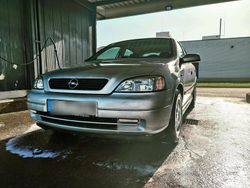 Silber Gebraucht 2000 Opel Astra Limousine | 2.700 € (Teuer)