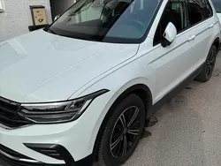 Weiß Gebraucht 2021 VW Tiguan Active SUV | 27.800 € (Guter Preis)