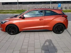 Orange Gebraucht 2016 Hyundai i20 Style Coupé | 7.900 € (Guter Preis)