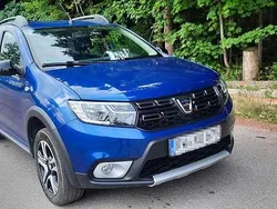 Blau Gebraucht 2020 Dacia Sandero Celebration Kleinwagen | 10.500 € (Guter Preis)
